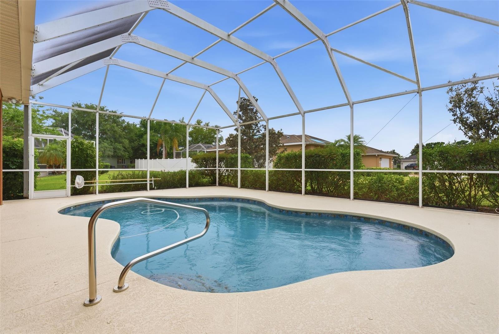 915 VISTA VERDE LN