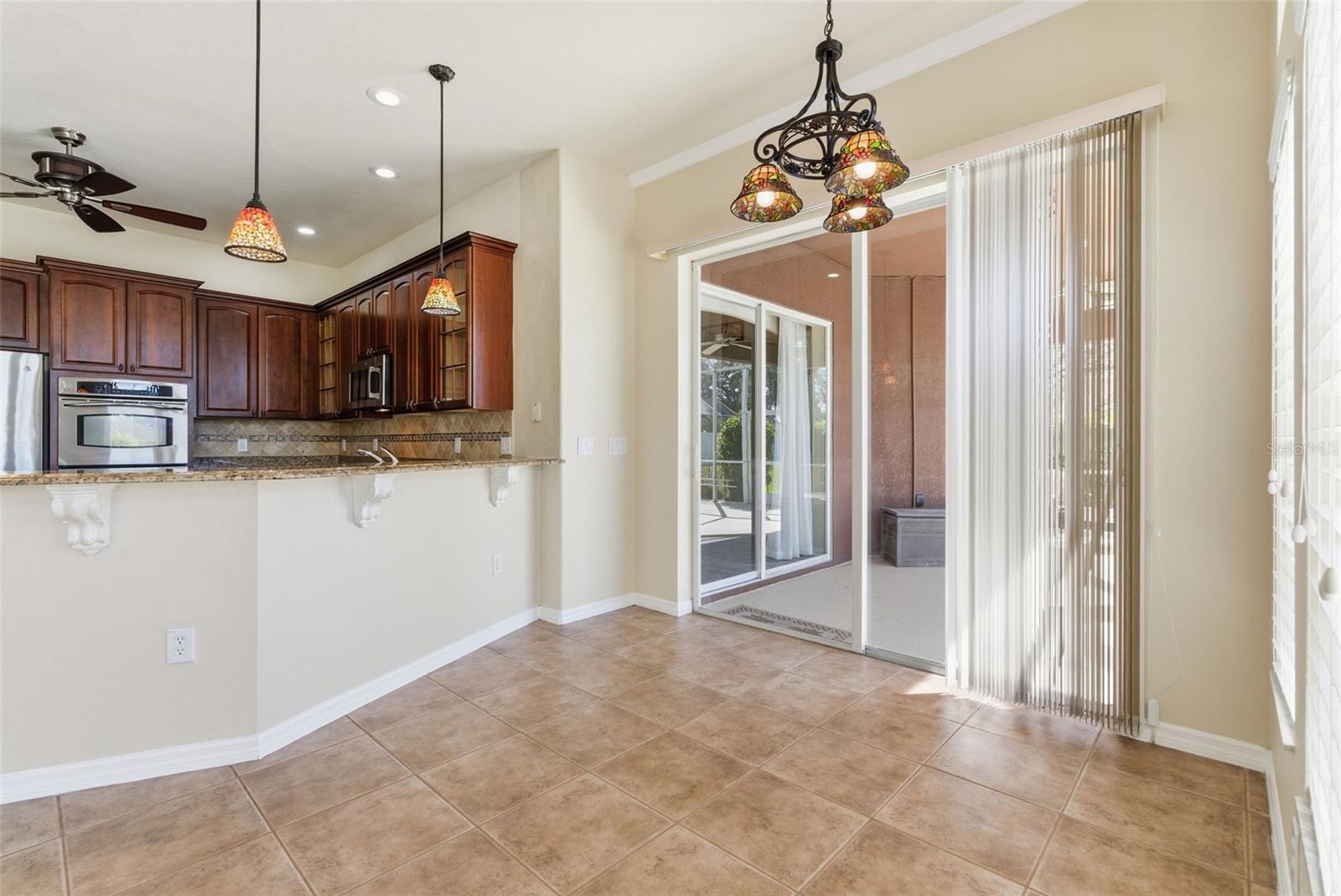915 VISTA VERDE LN