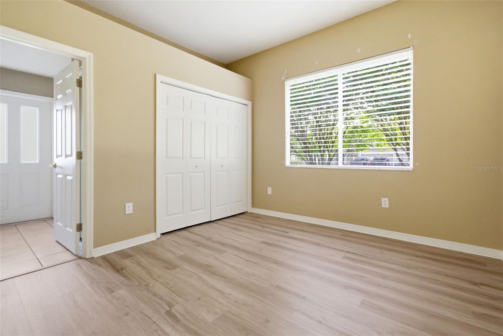 915 VISTA VERDE LN