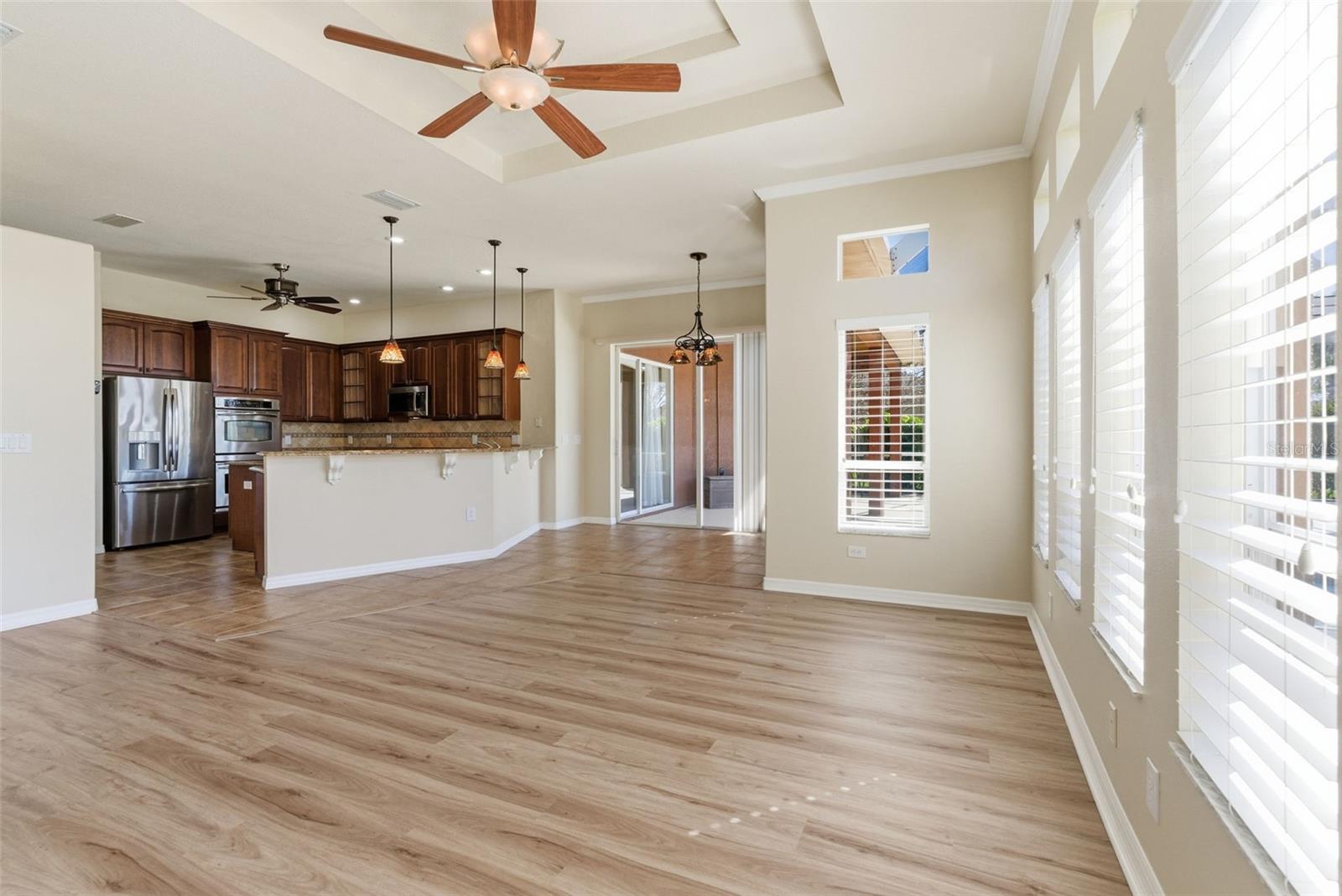 915 VISTA VERDE LN