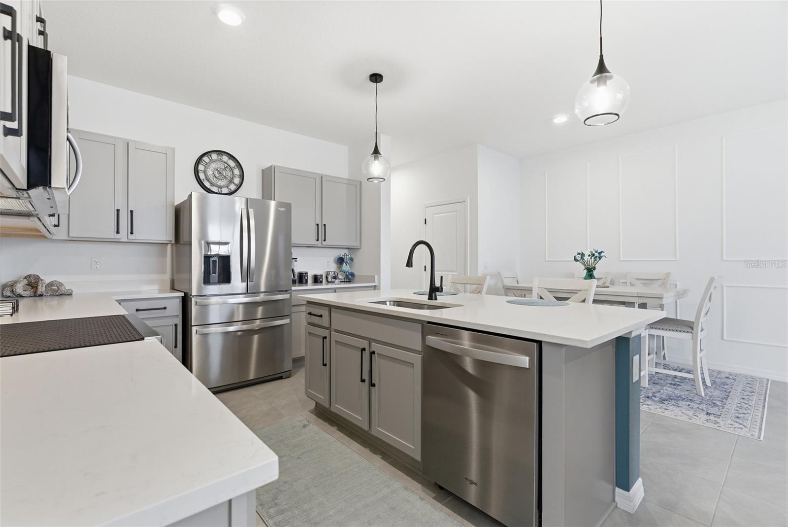 475 MANGROVE SHADE CIR