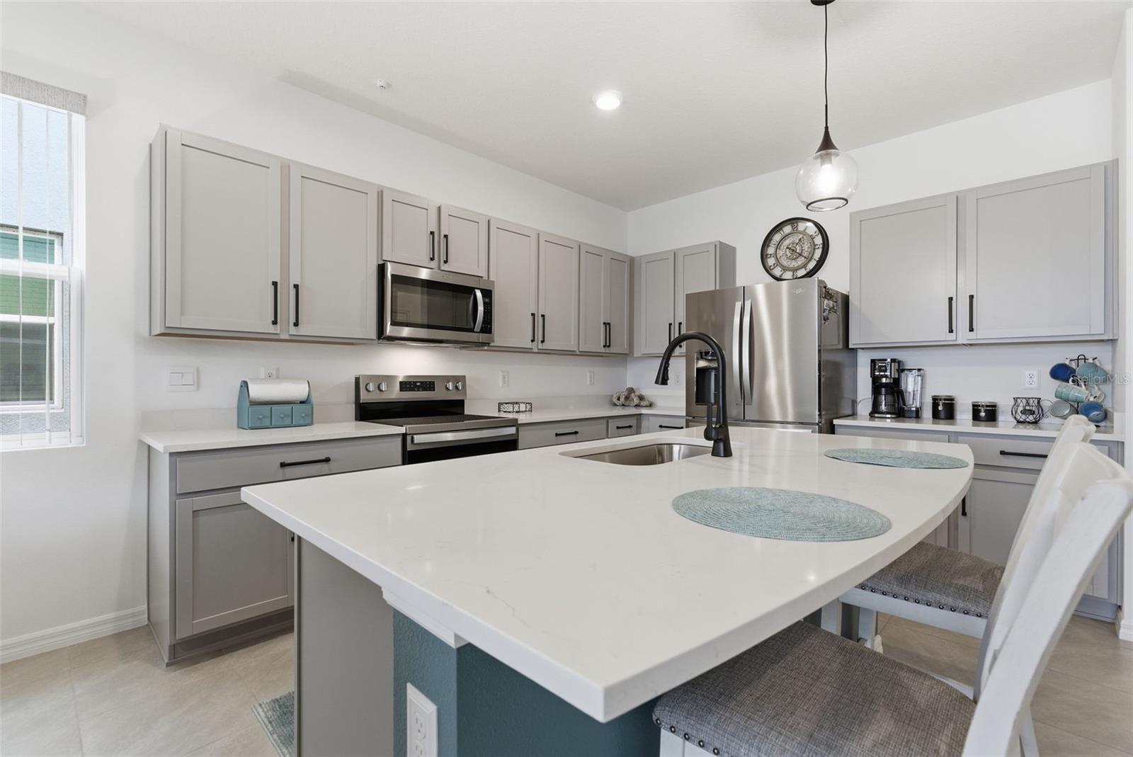 475 MANGROVE SHADE CIR
