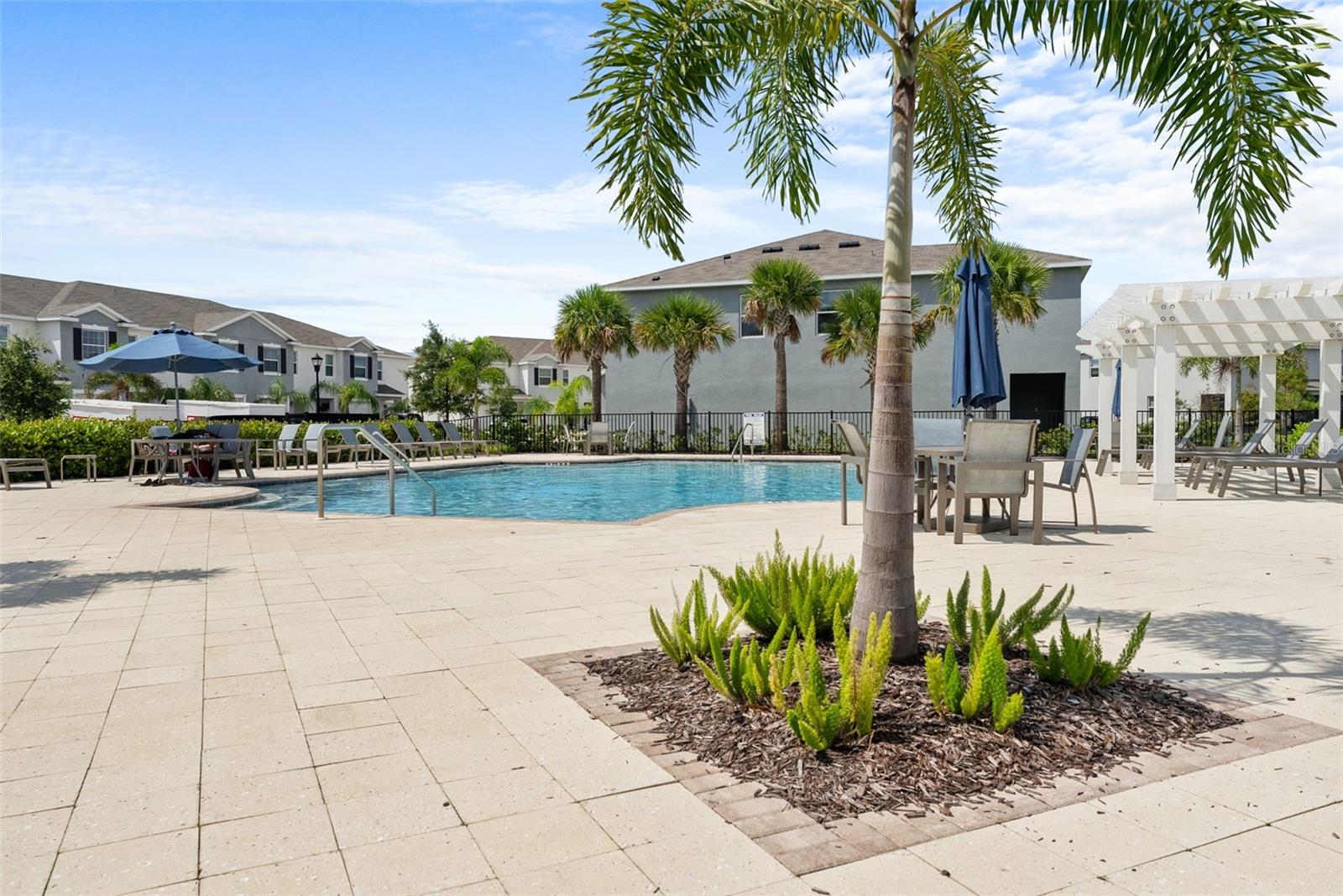 475 MANGROVE SHADE CIR