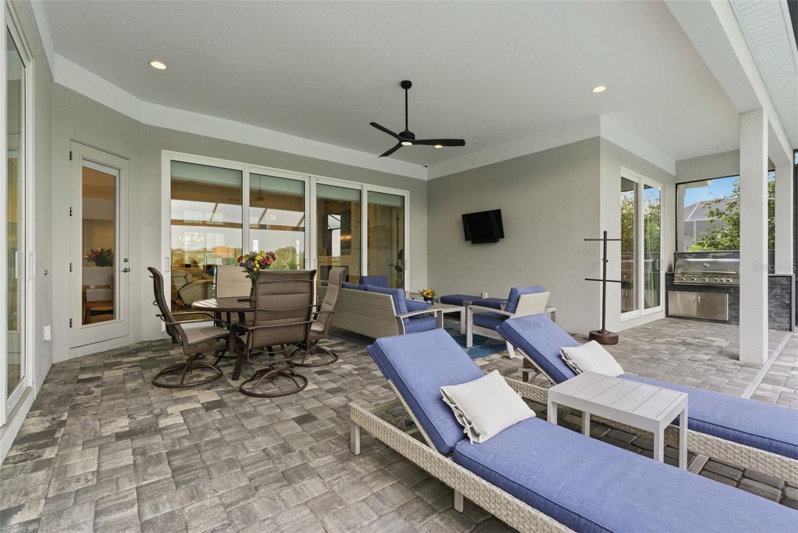 8245 GRANDE SHORES DR