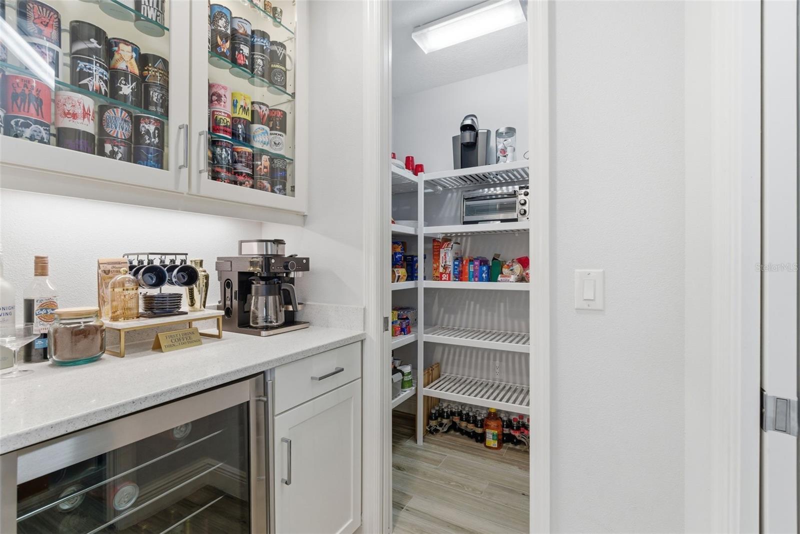 8245 GRANDE SHORES DR