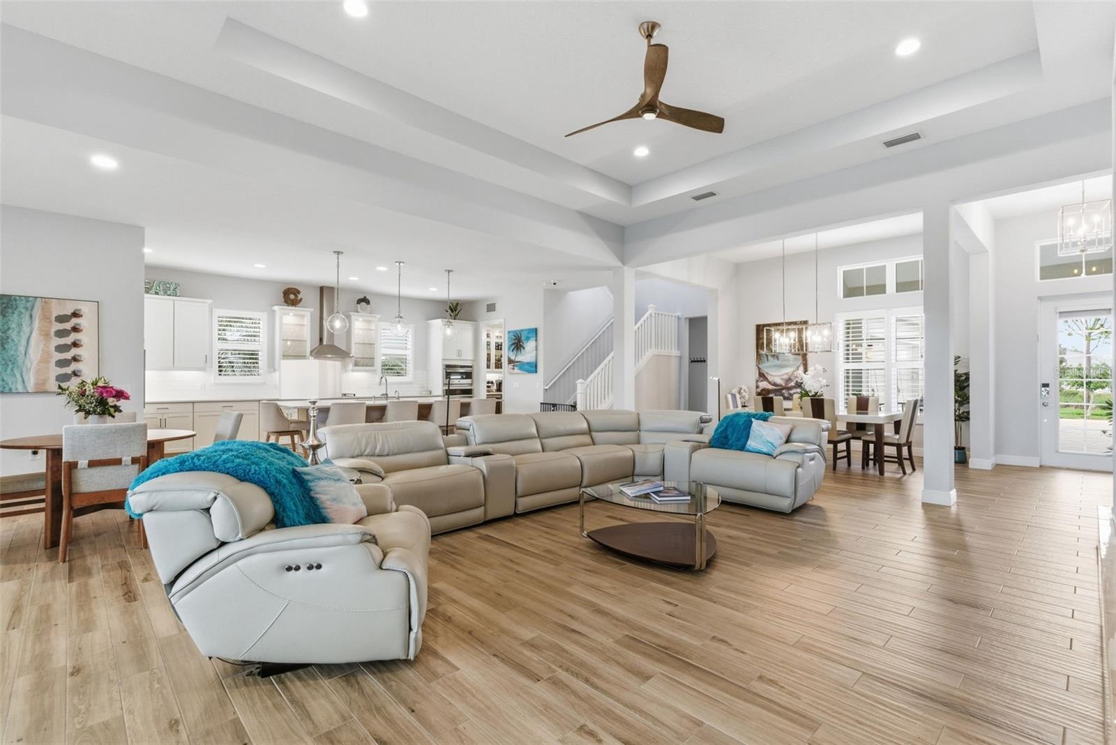 8245 GRANDE SHORES DR