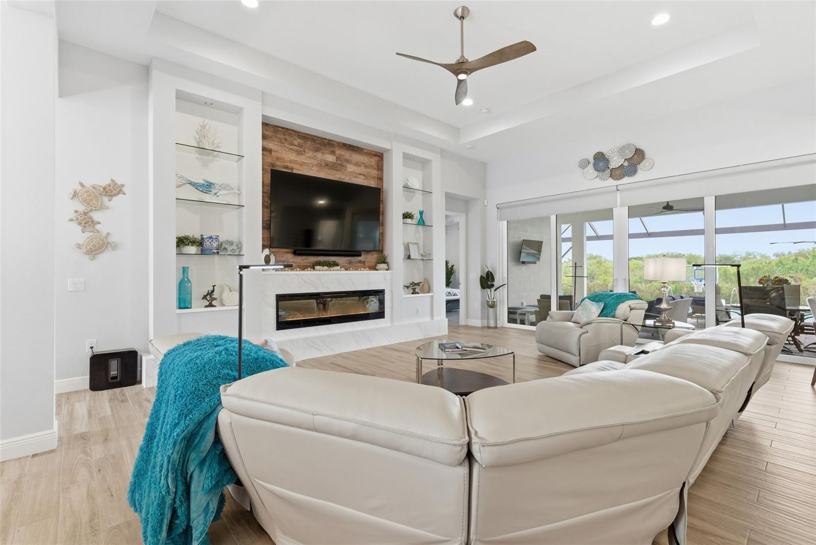 8245 GRANDE SHORES DR