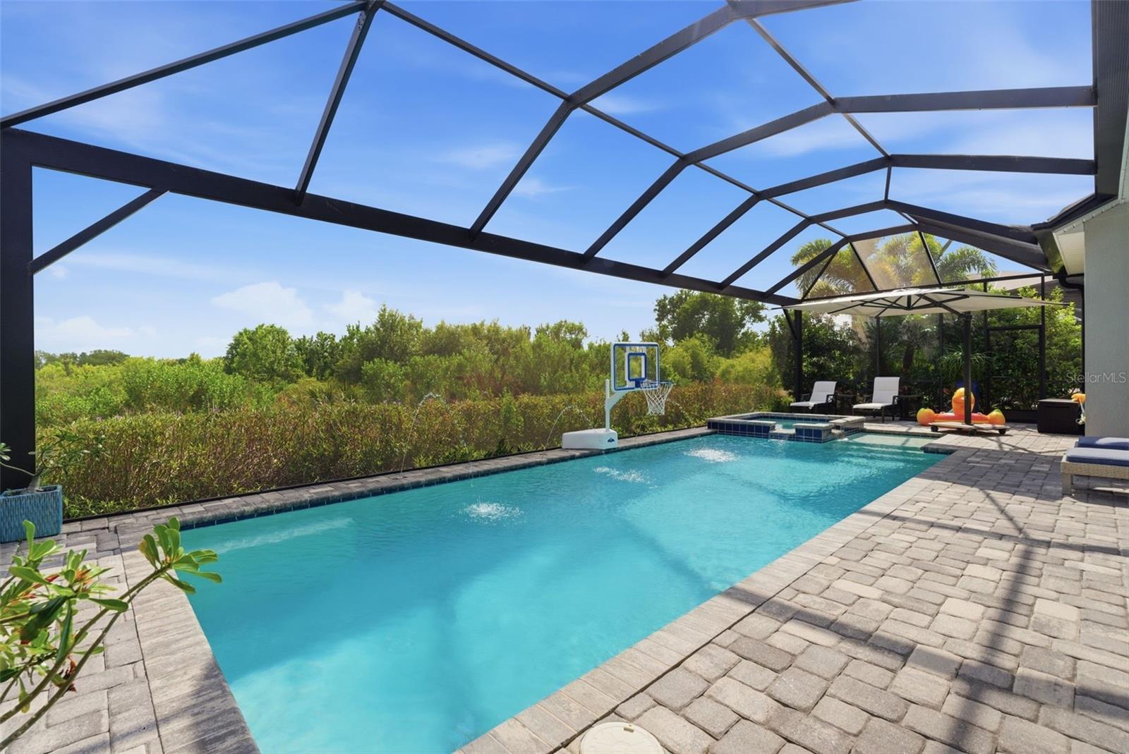 8245 GRANDE SHORES DR