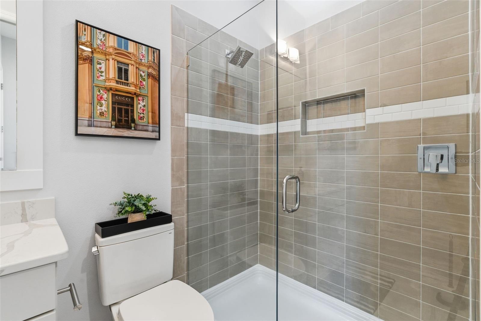 8245 GRANDE SHORES DR