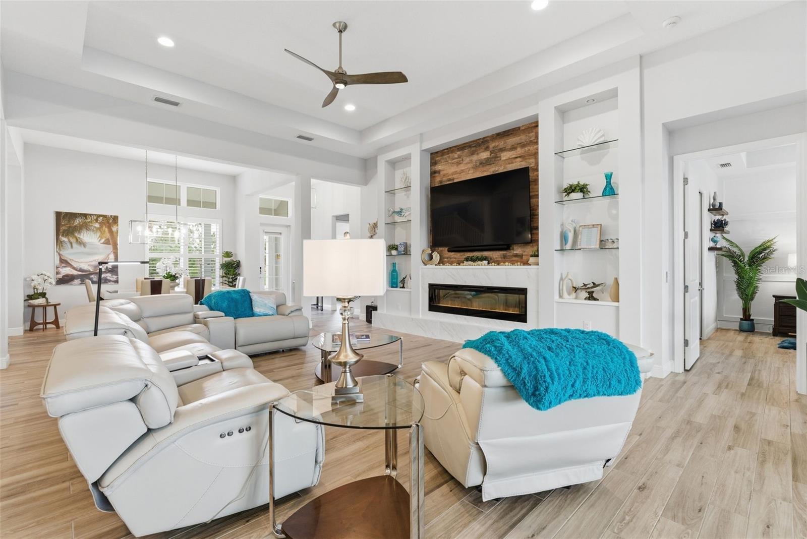 8245 GRANDE SHORES DR