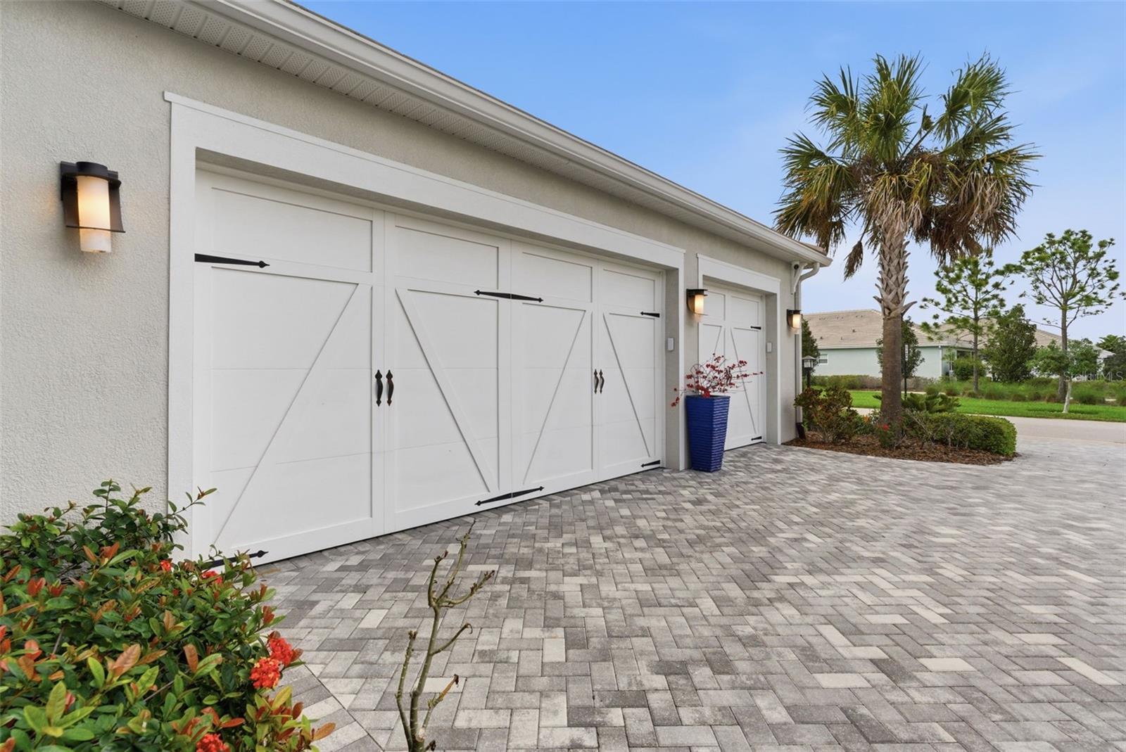 8245 GRANDE SHORES DR