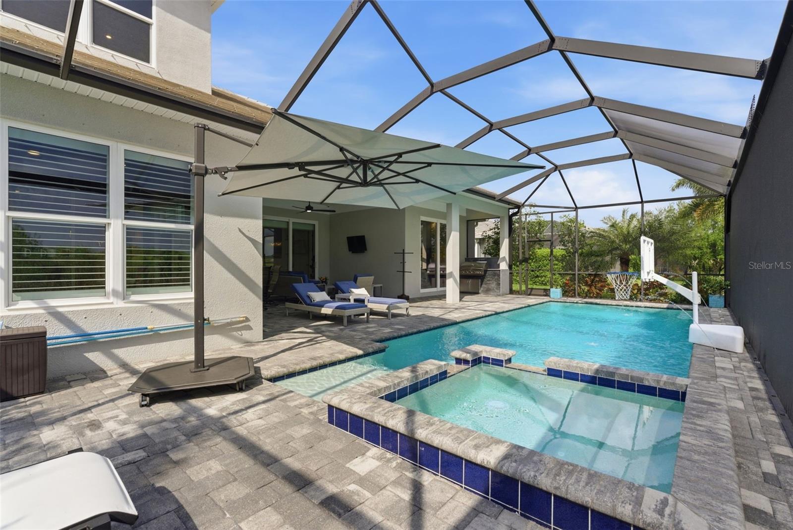 8245 GRANDE SHORES DR