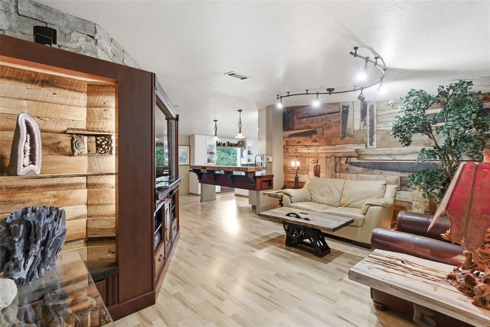 9101 WOOD TERRACE DR