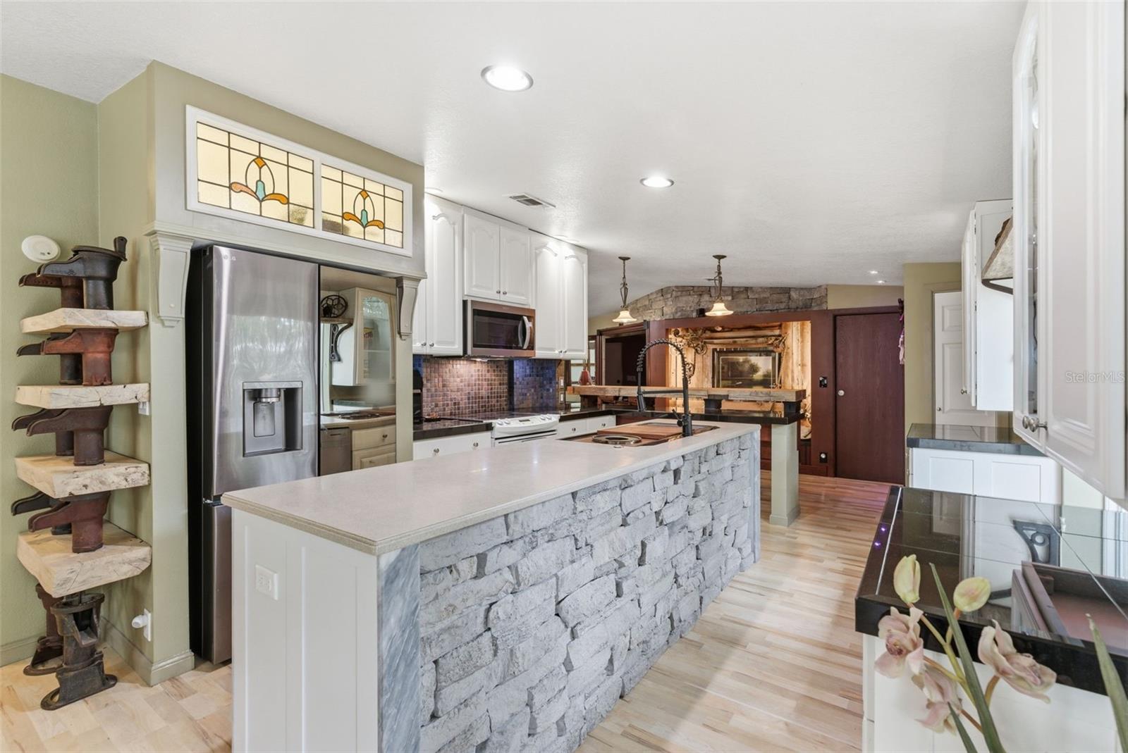 9101 WOOD TERRACE DR