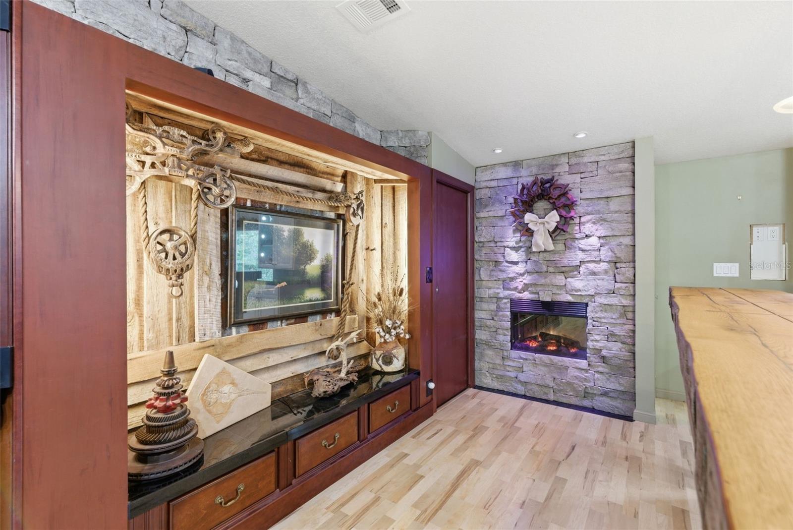 9101 WOOD TERRACE DR