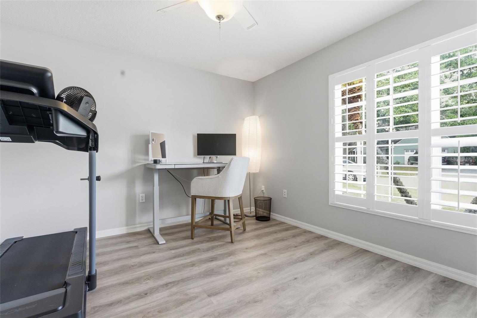 23450 CHERBOURG LOOP