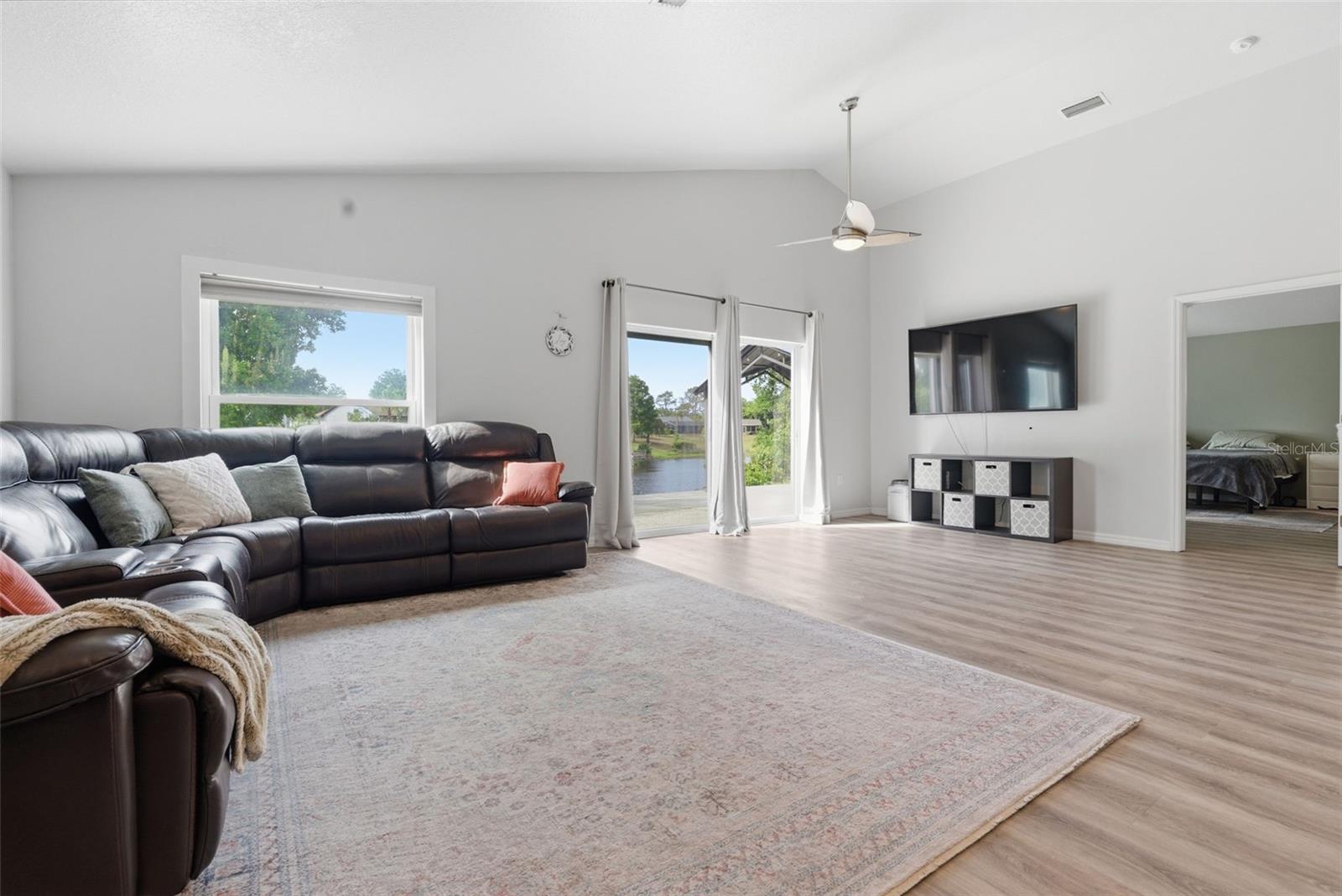 23450 CHERBOURG LOOP
