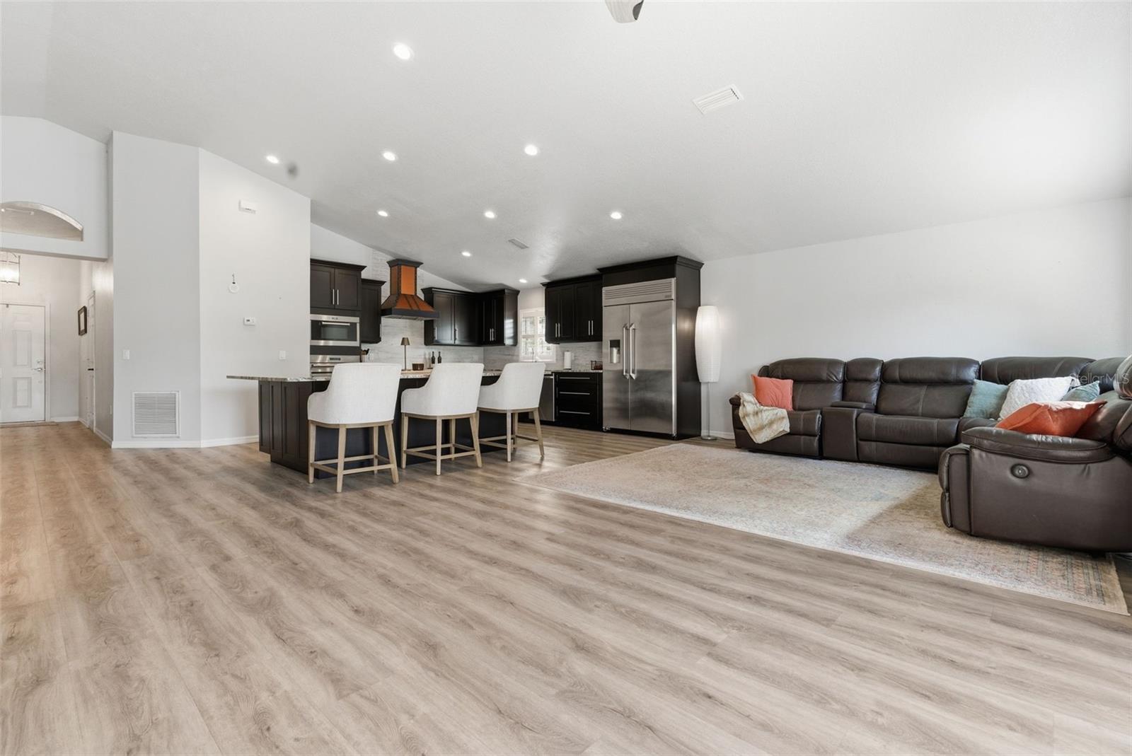 23450 CHERBOURG LOOP