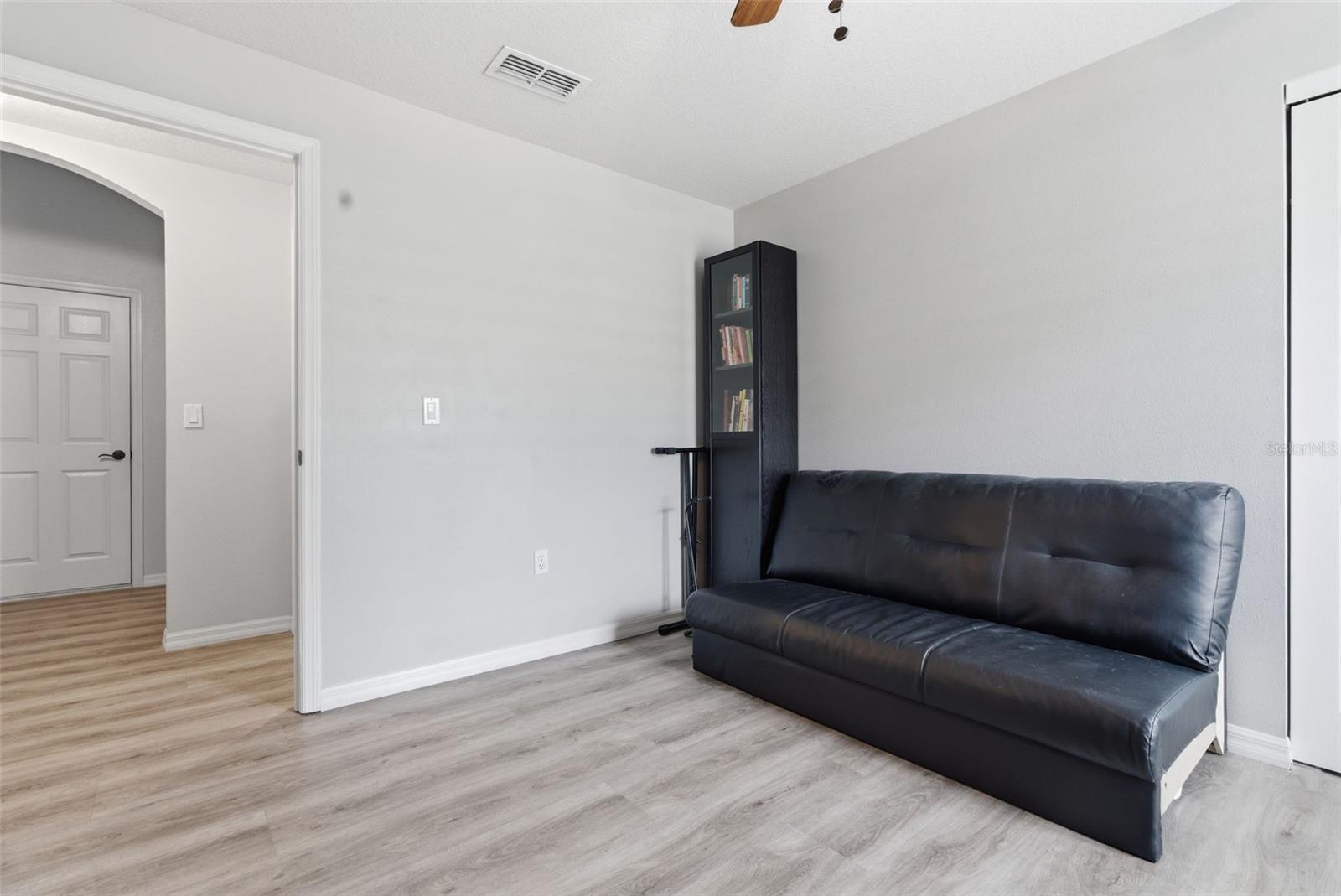 23450 CHERBOURG LOOP