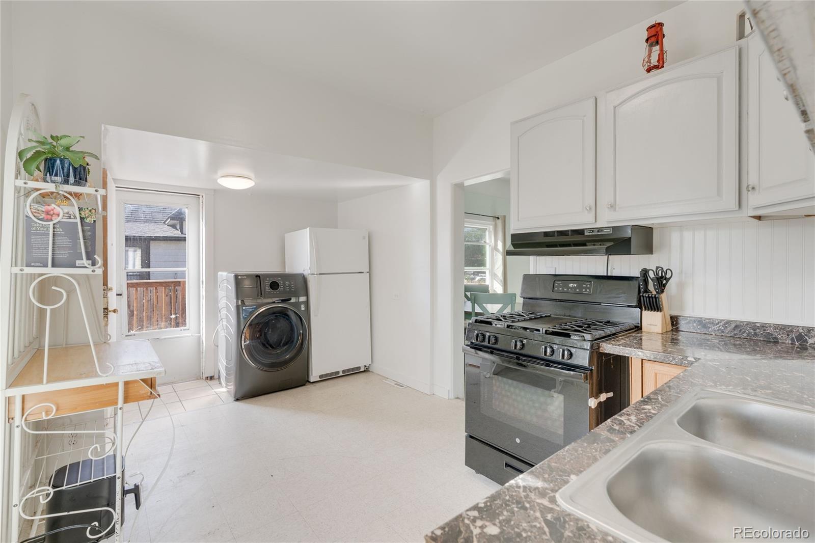 1984 Caroline Avenue