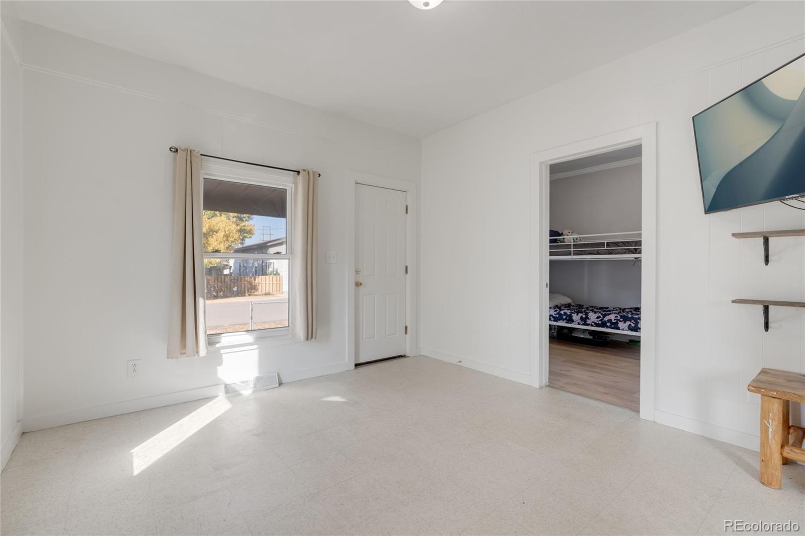 1984 Caroline Avenue