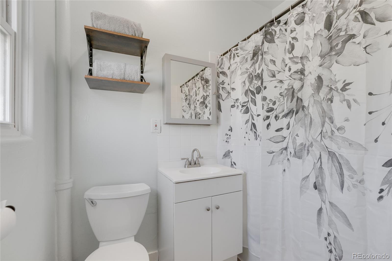 1984 Caroline Avenue