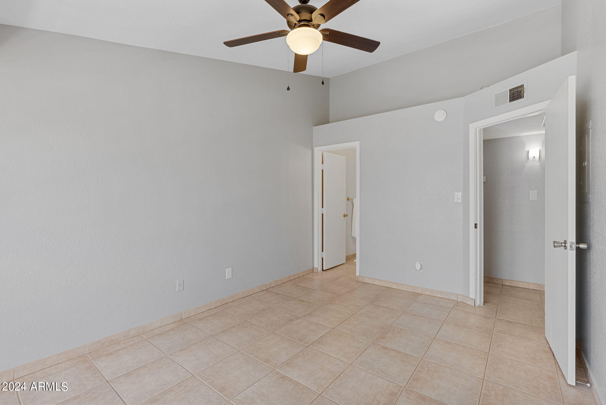 1402 S Jentilly Lane, 203