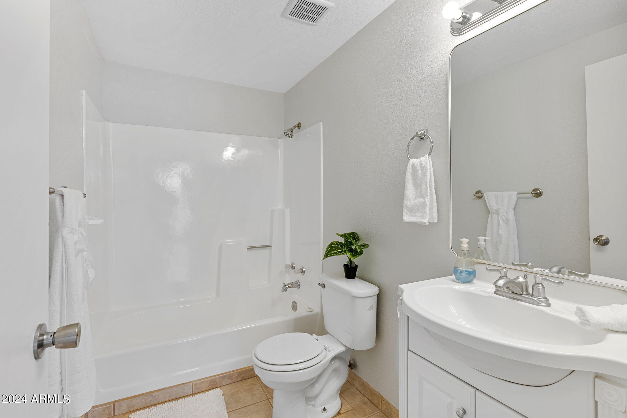 1402 S Jentilly Lane, 203
