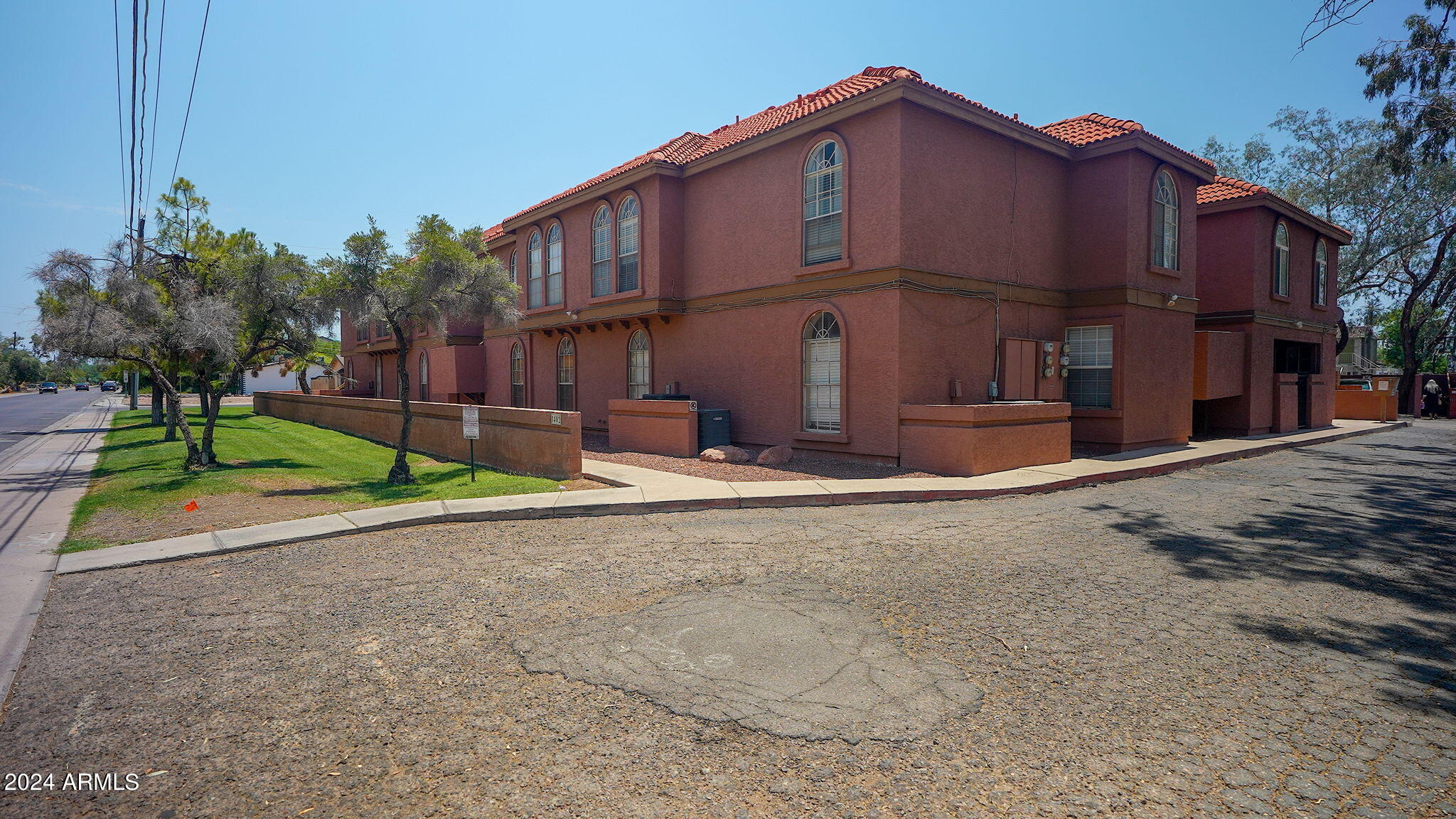 1402 S Jentilly Lane, 203