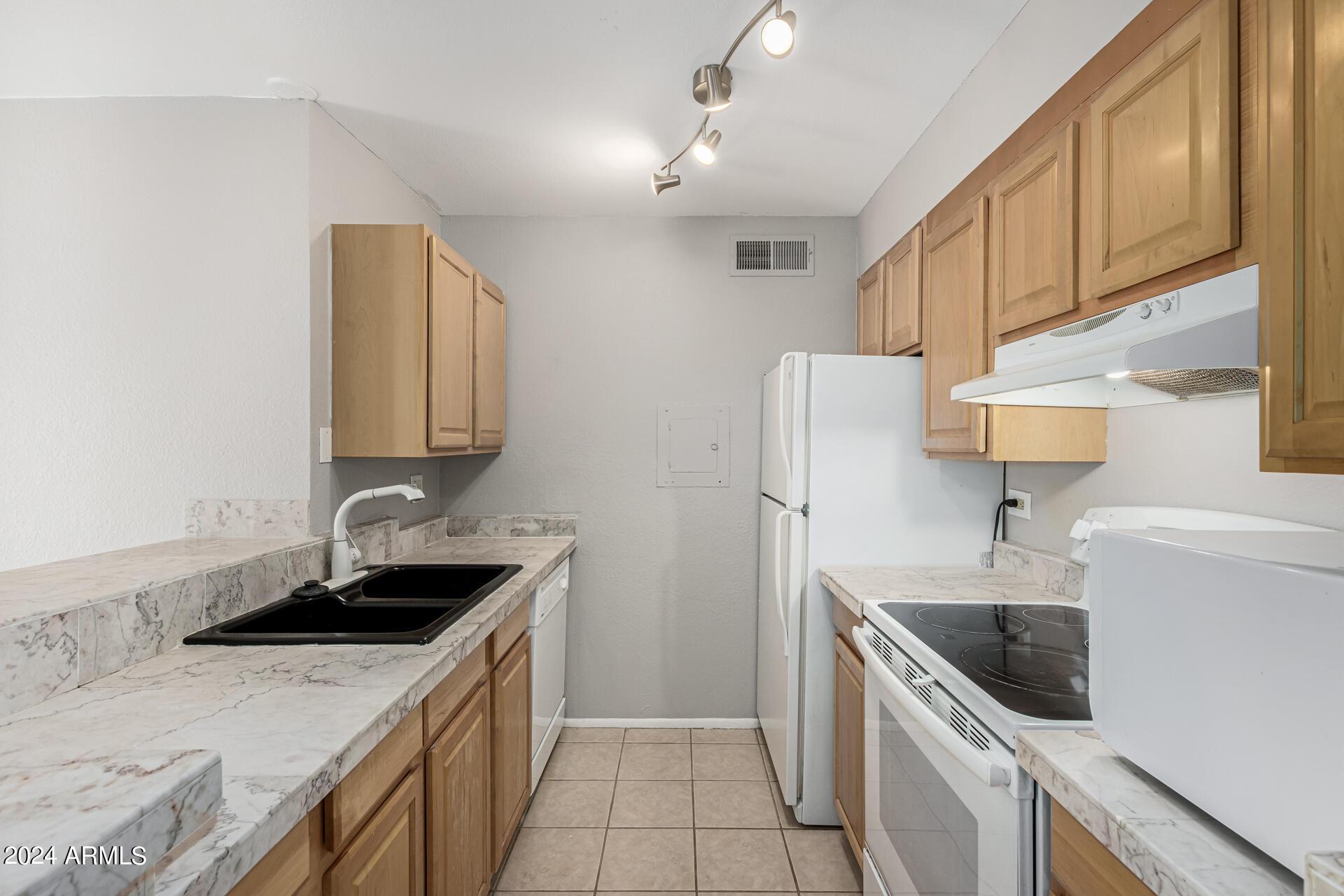 8055 E Thomas Road, F202
