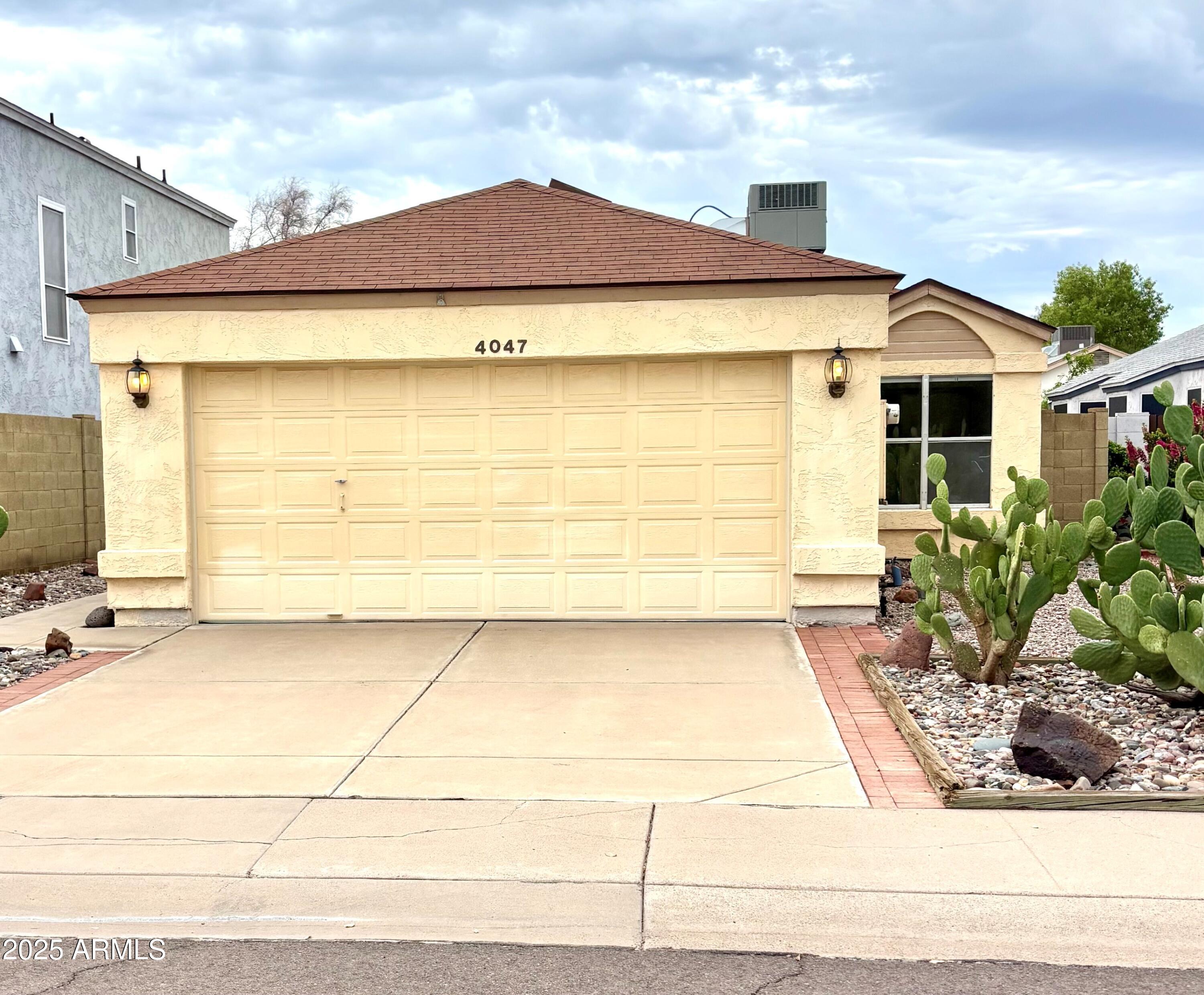 4047 W CAMINO VIVAZ