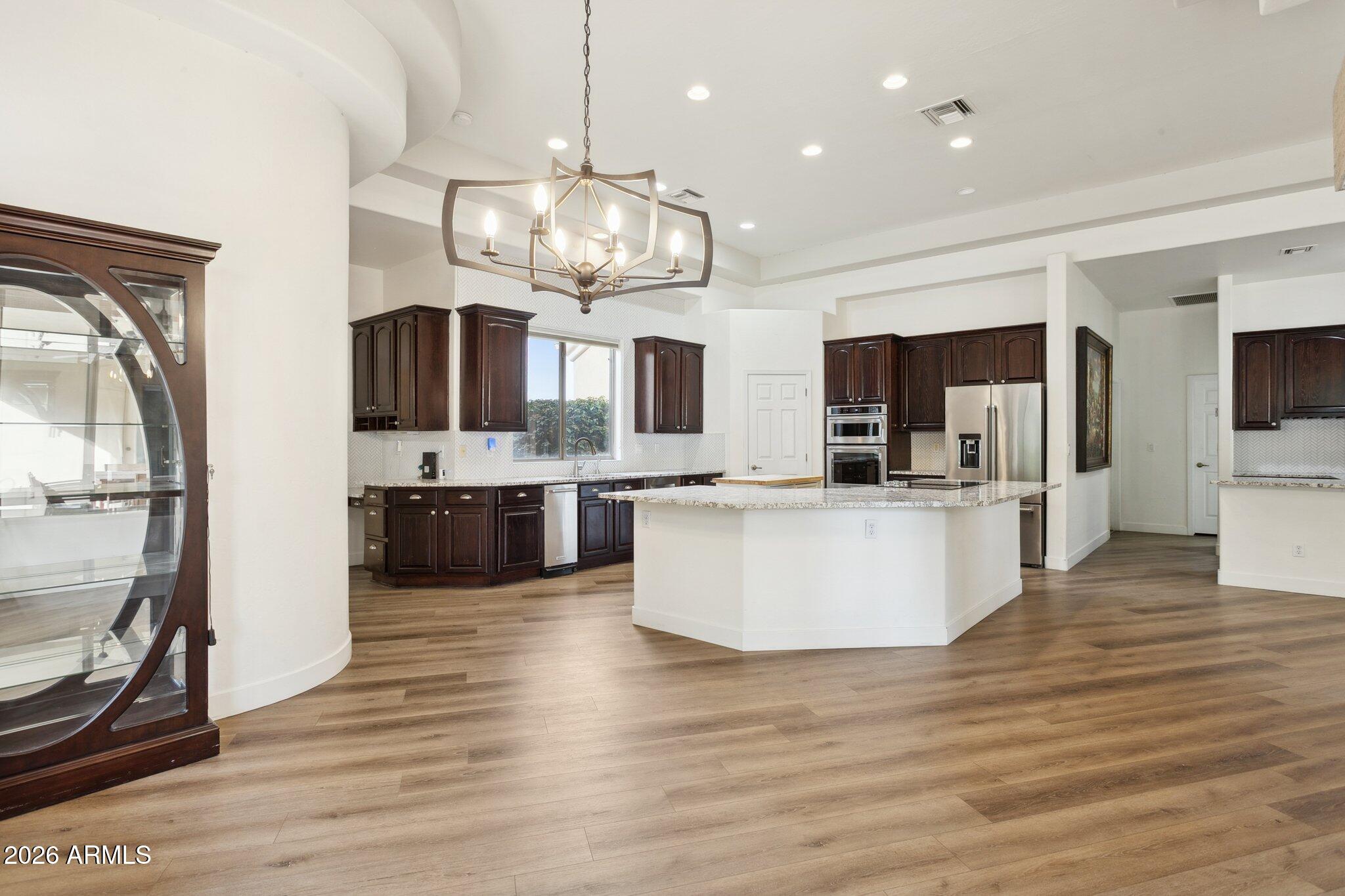 2161 E MENLO Circle