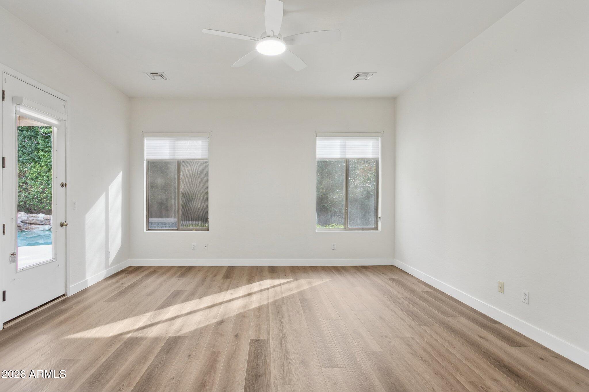 2161 E MENLO Circle