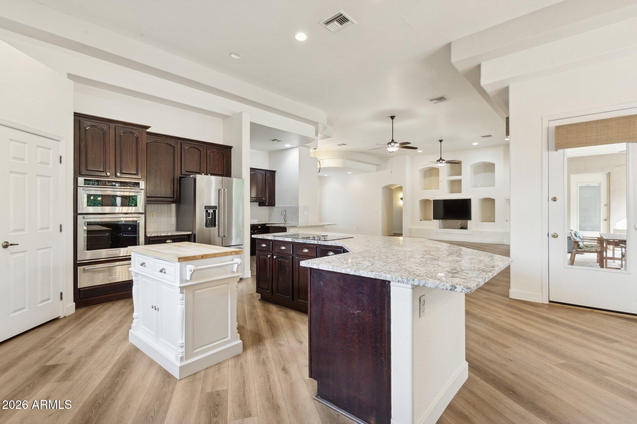 2161 E MENLO Circle