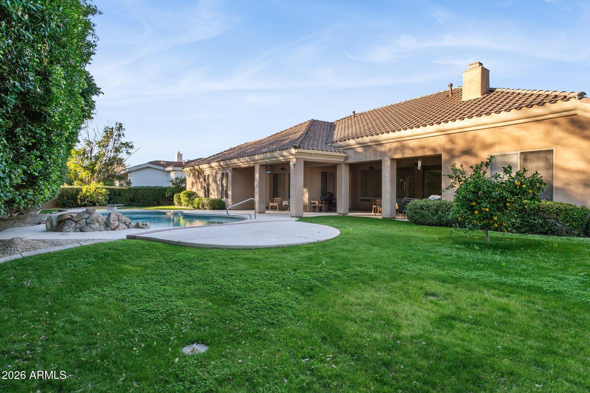 2161 E MENLO Circle