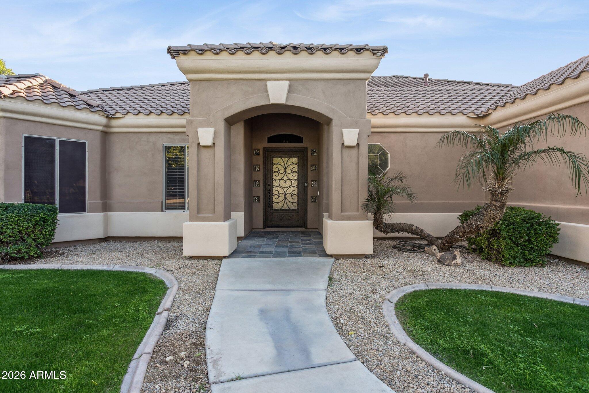 2161 E MENLO Circle