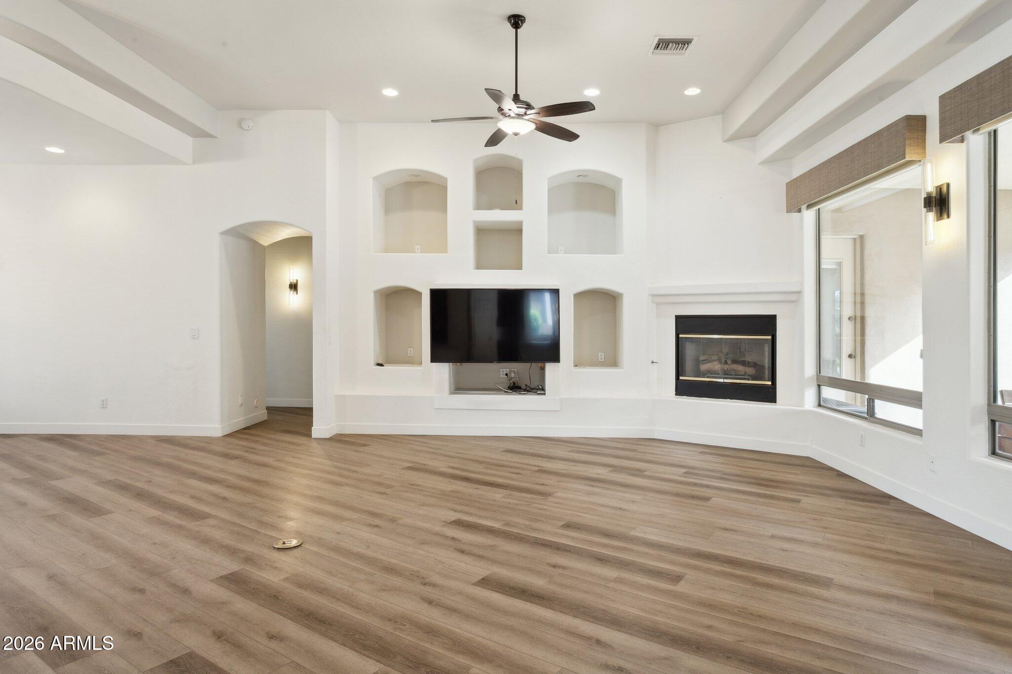 2161 E MENLO Circle