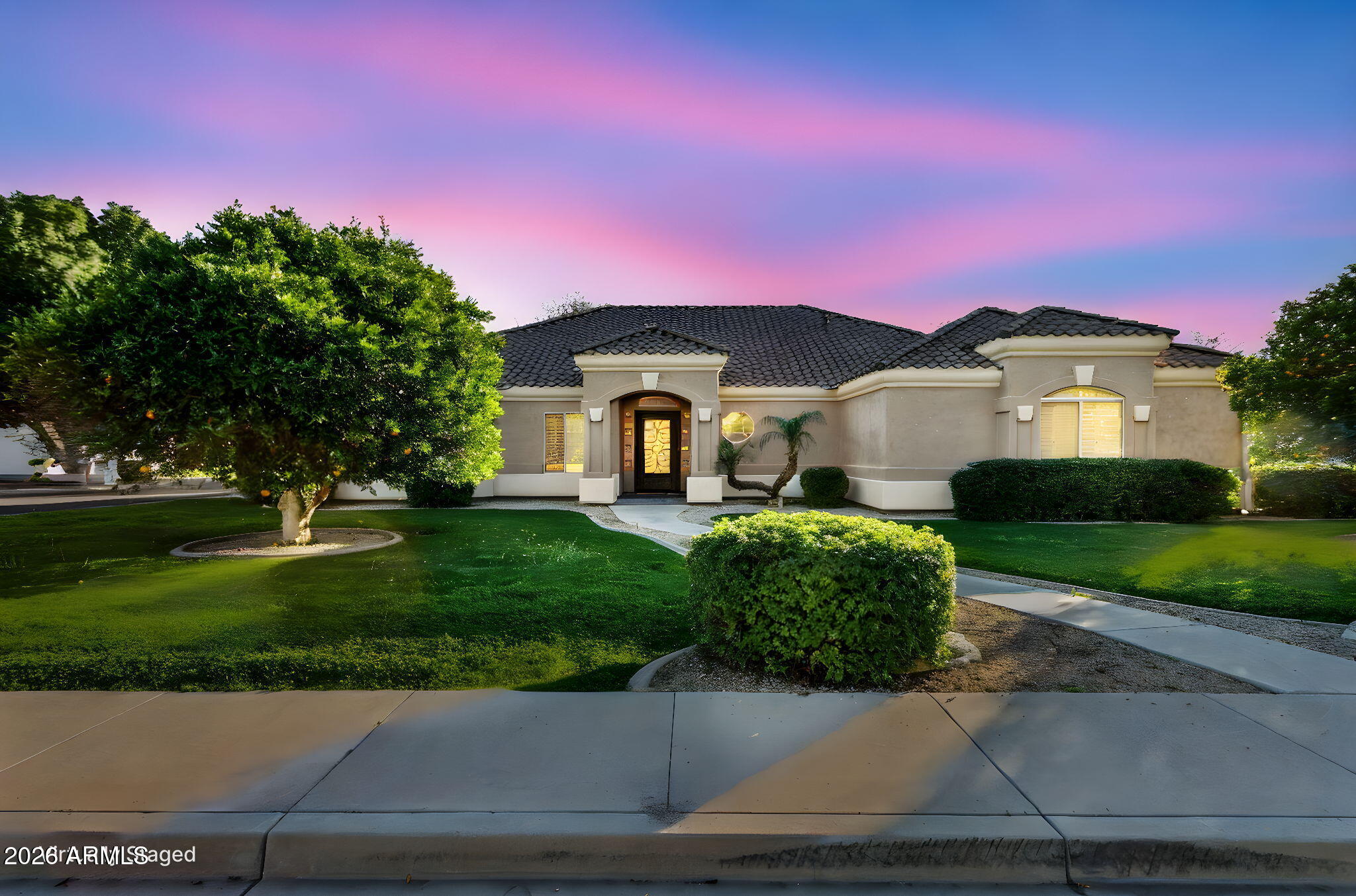 2161 E MENLO Circle