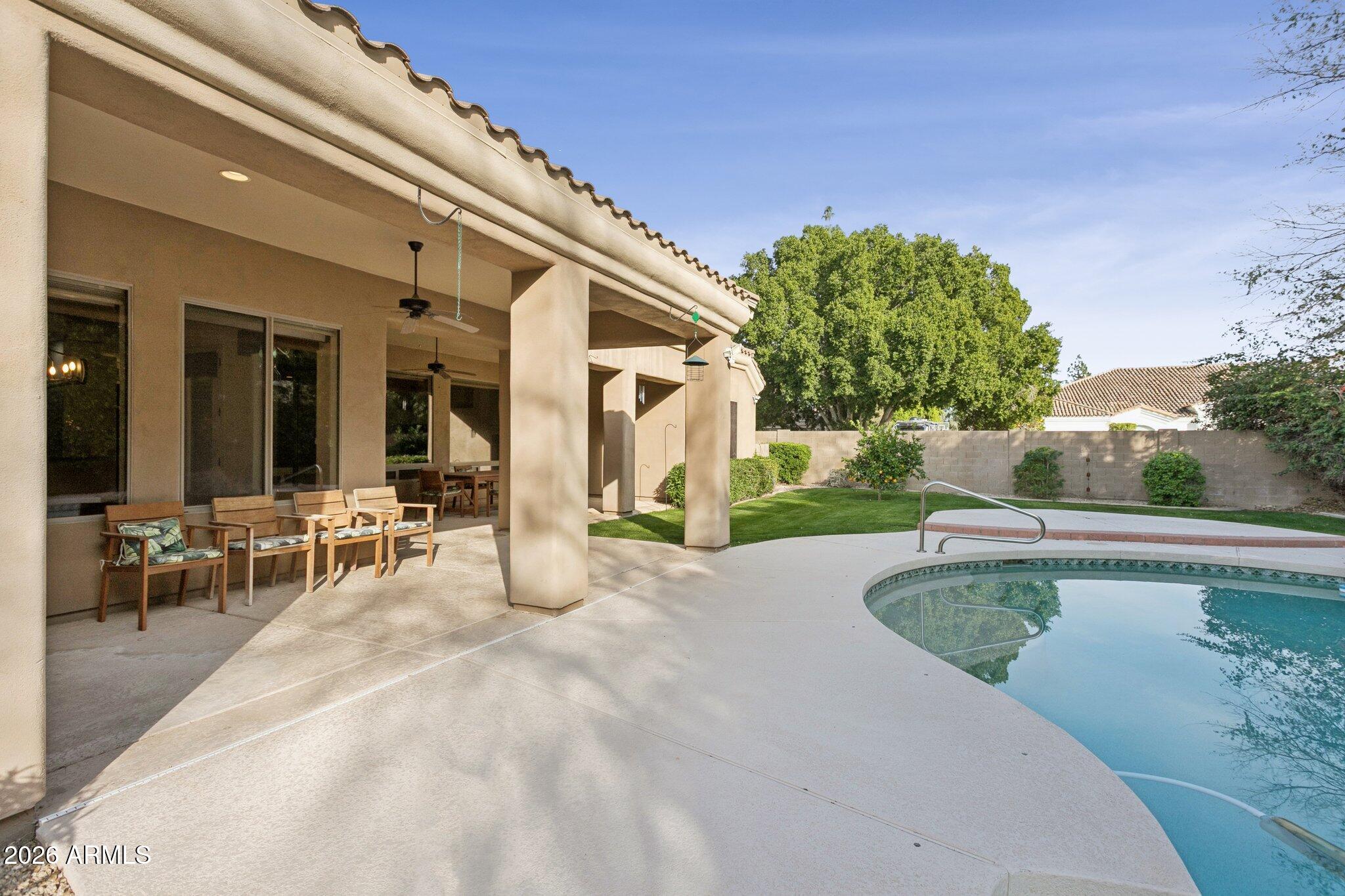 2161 E MENLO Circle