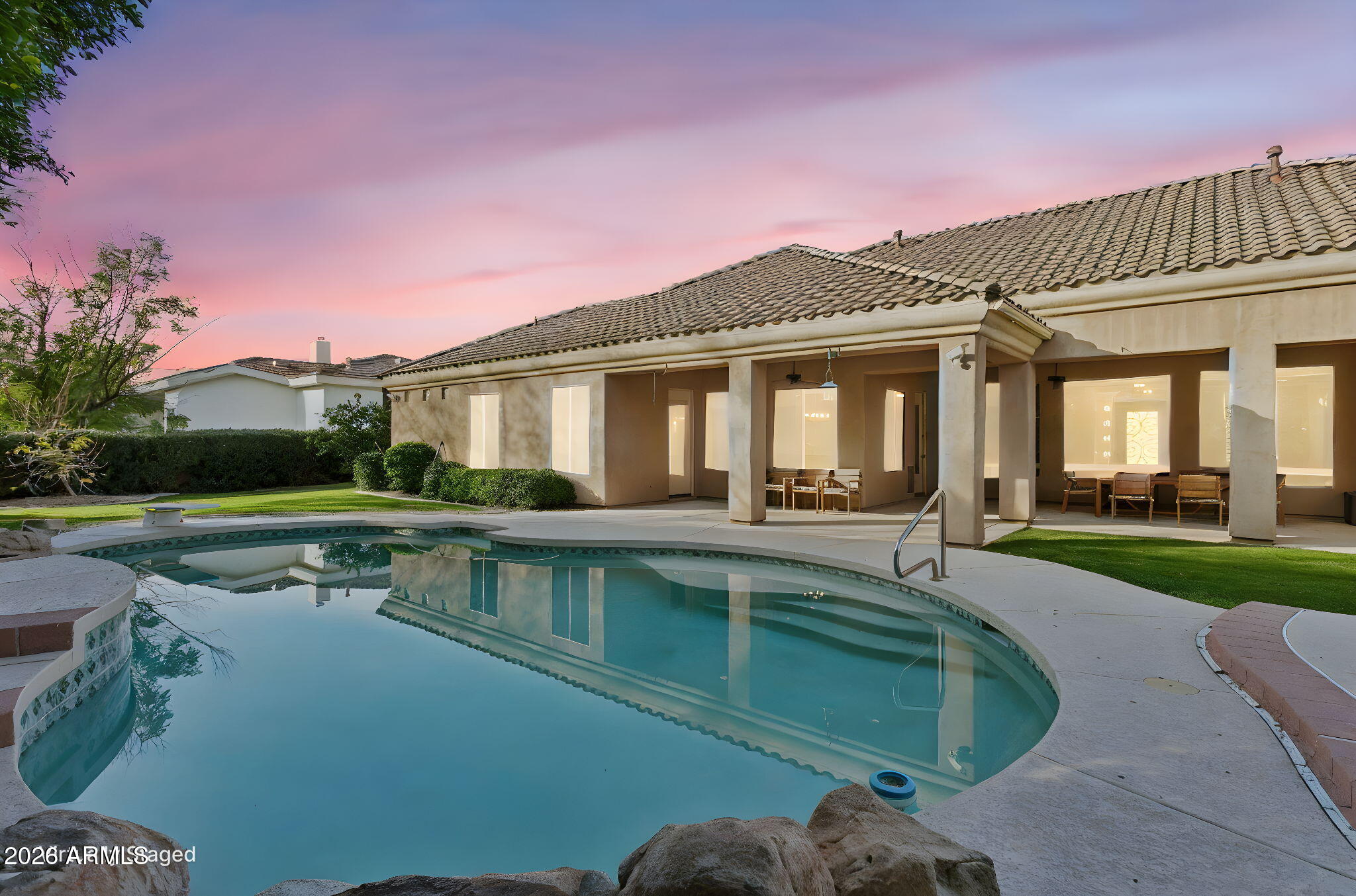 2161 E MENLO Circle
