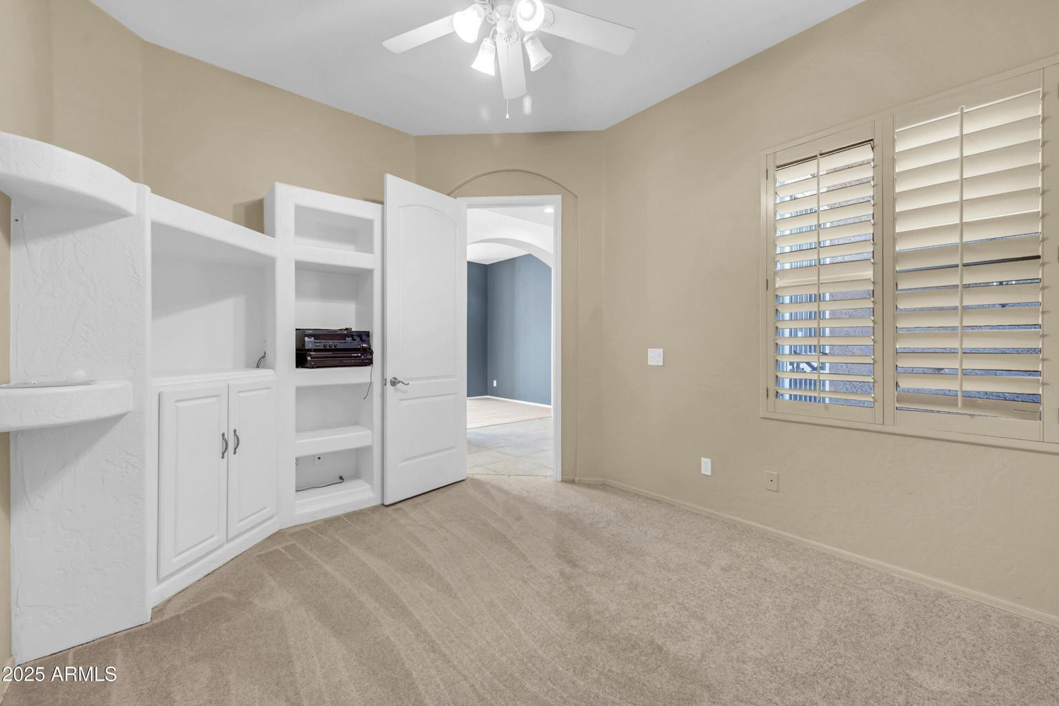 875 W Aloe Place