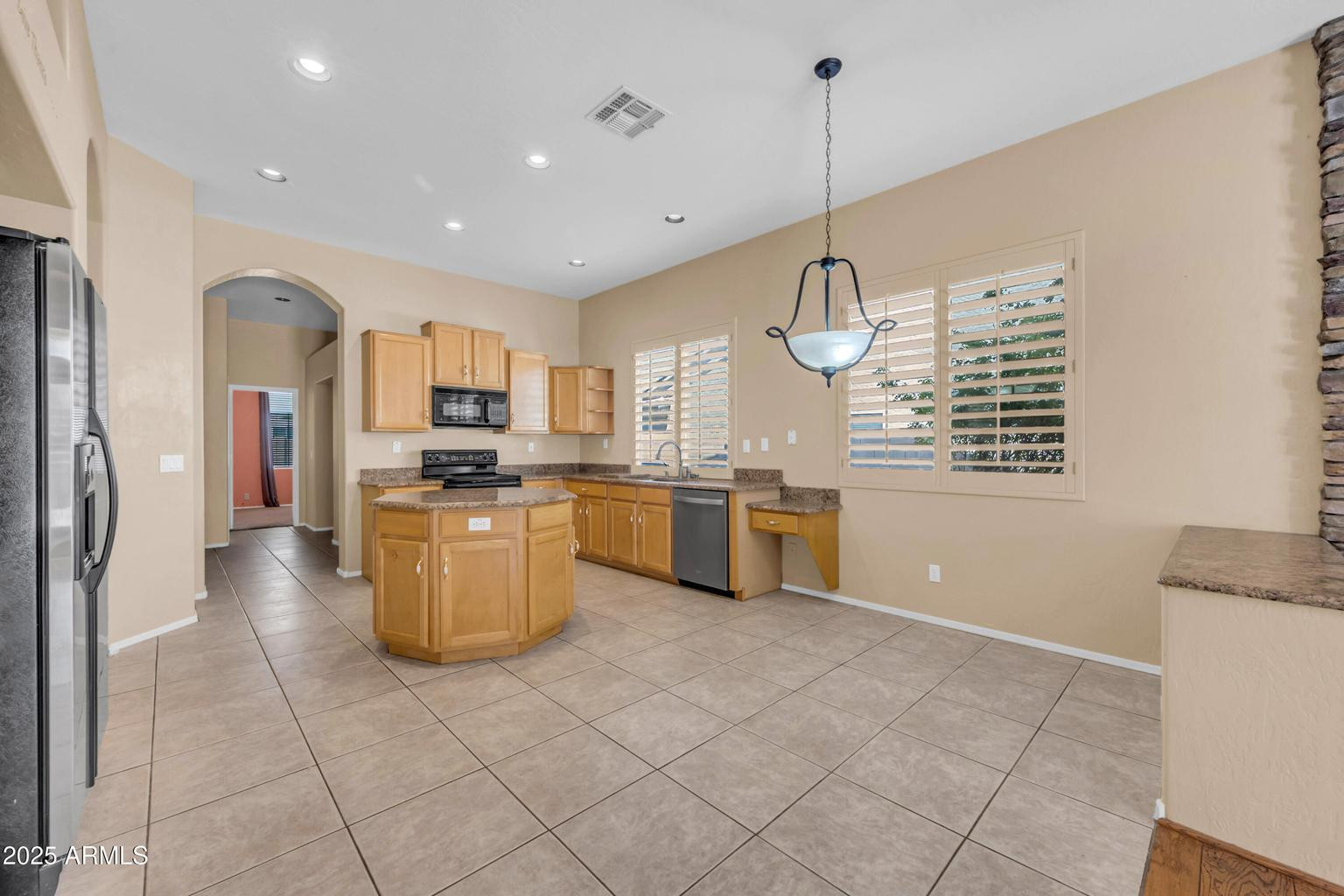 875 W Aloe Place