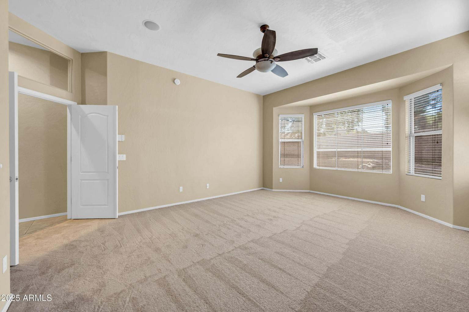 875 W Aloe Place