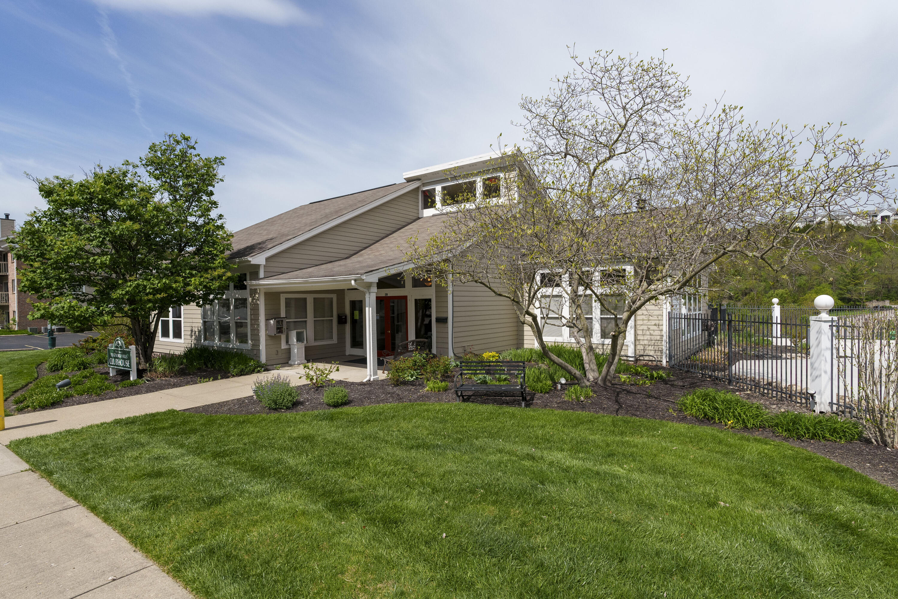 450 Lakeview Drive, 11