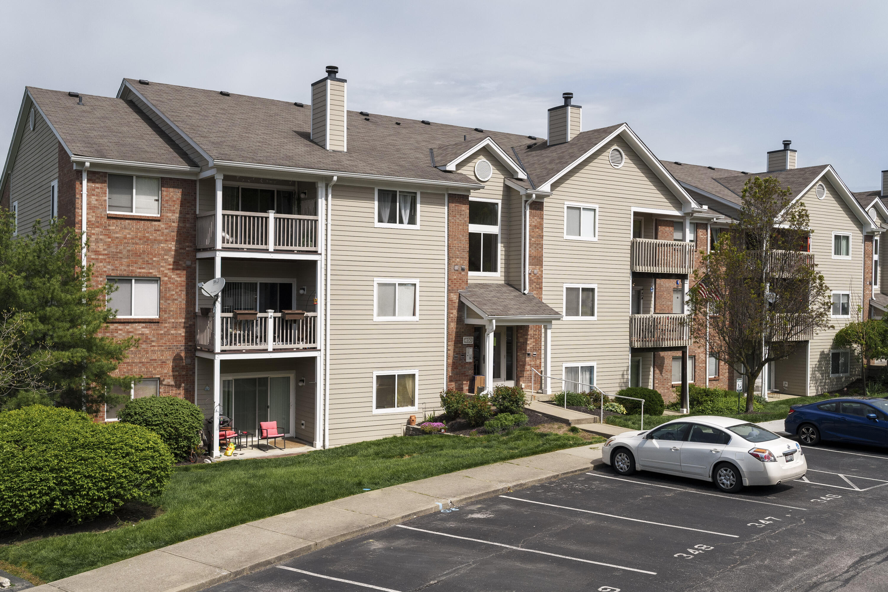 450 Lakeview Drive, 11