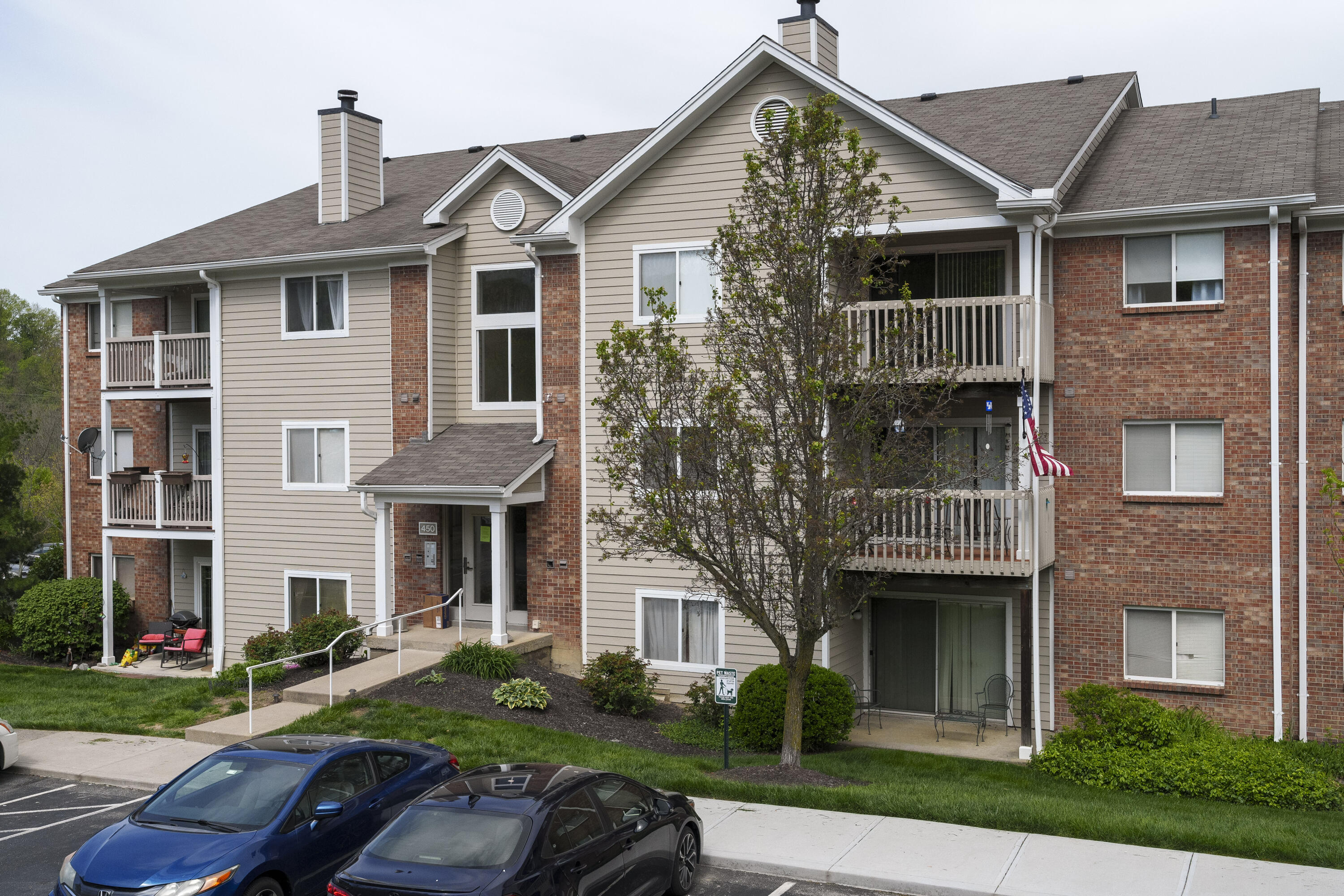 450 Lakeview Drive, 11