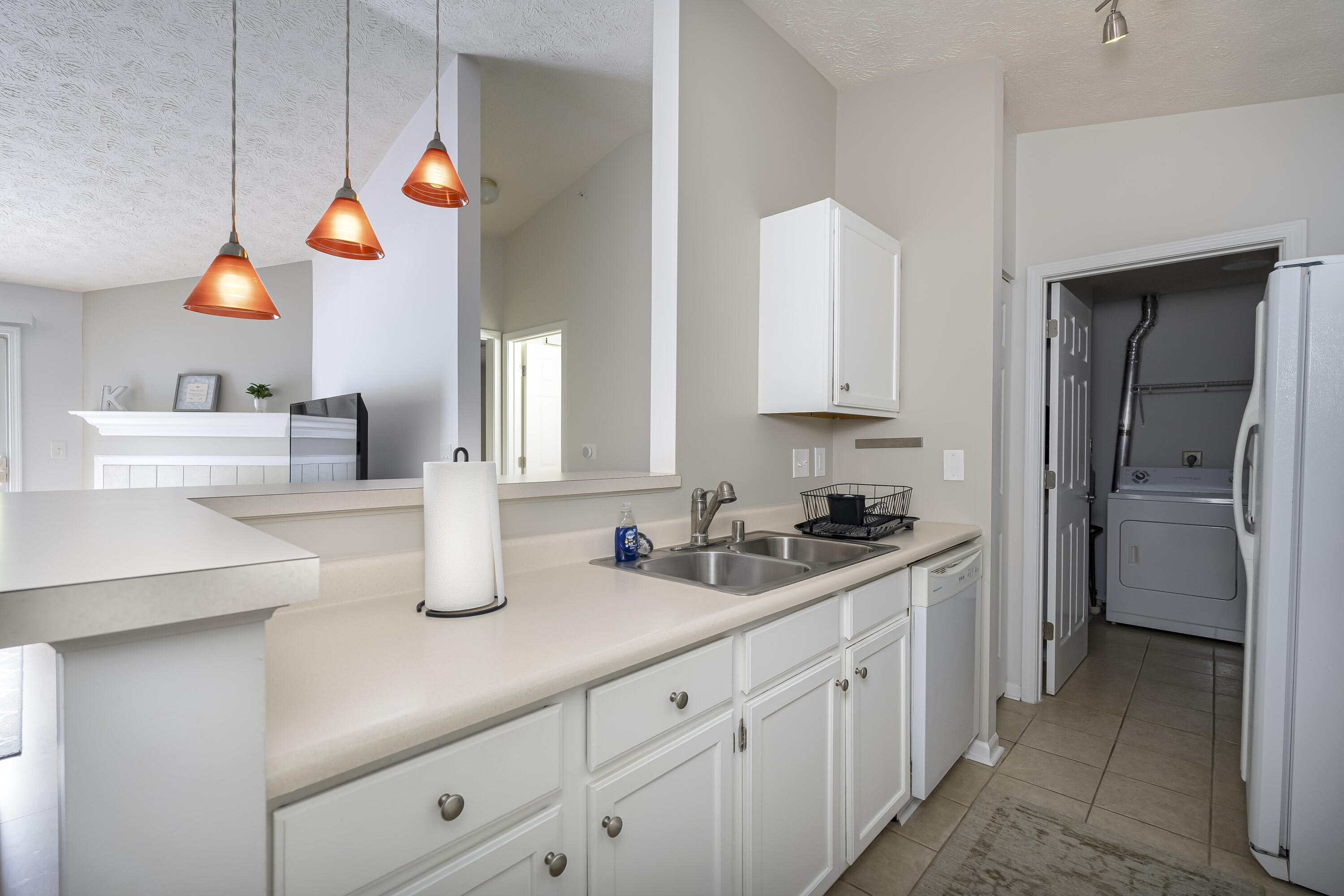 450 Lakeview Drive, 11