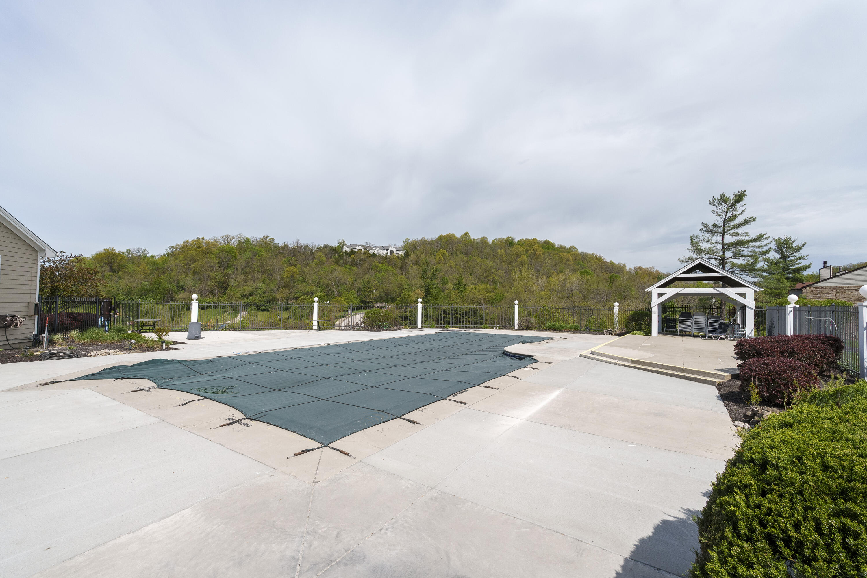 450 Lakeview Drive, 11