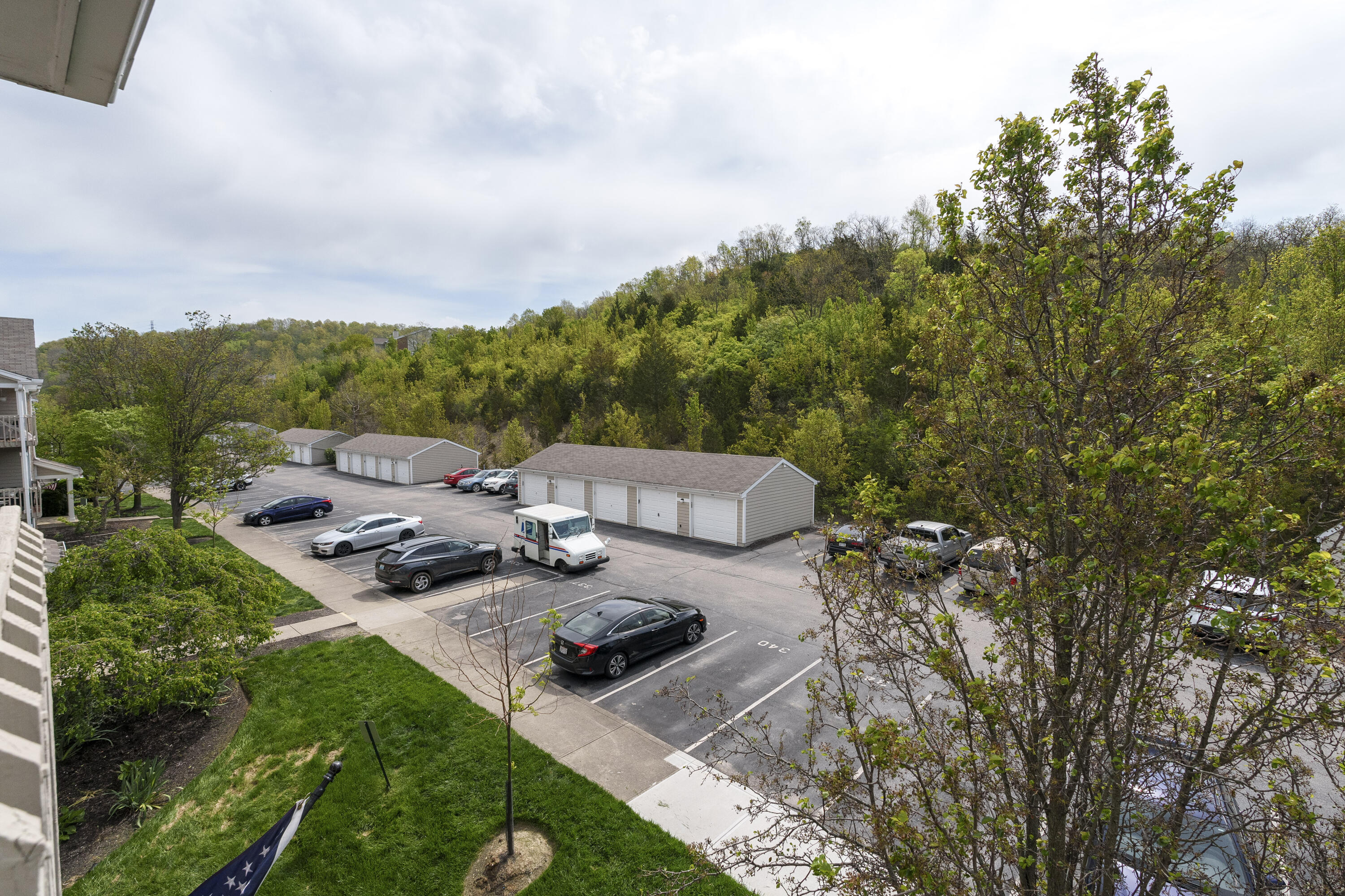 450 Lakeview Drive, 11