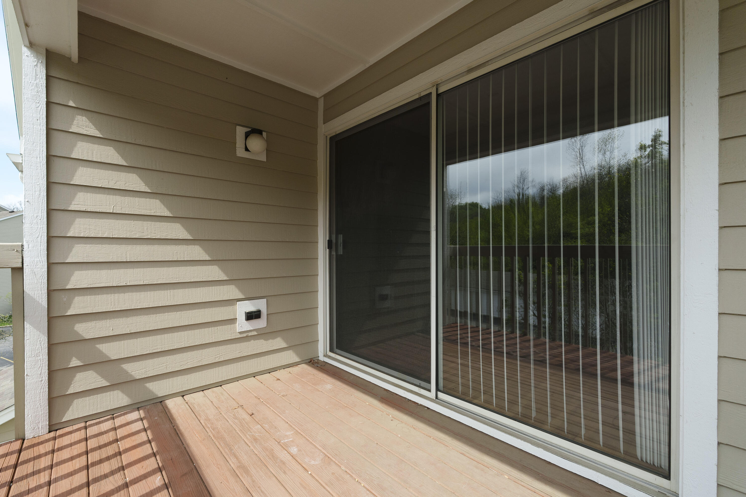 450 Lakeview Drive, 11